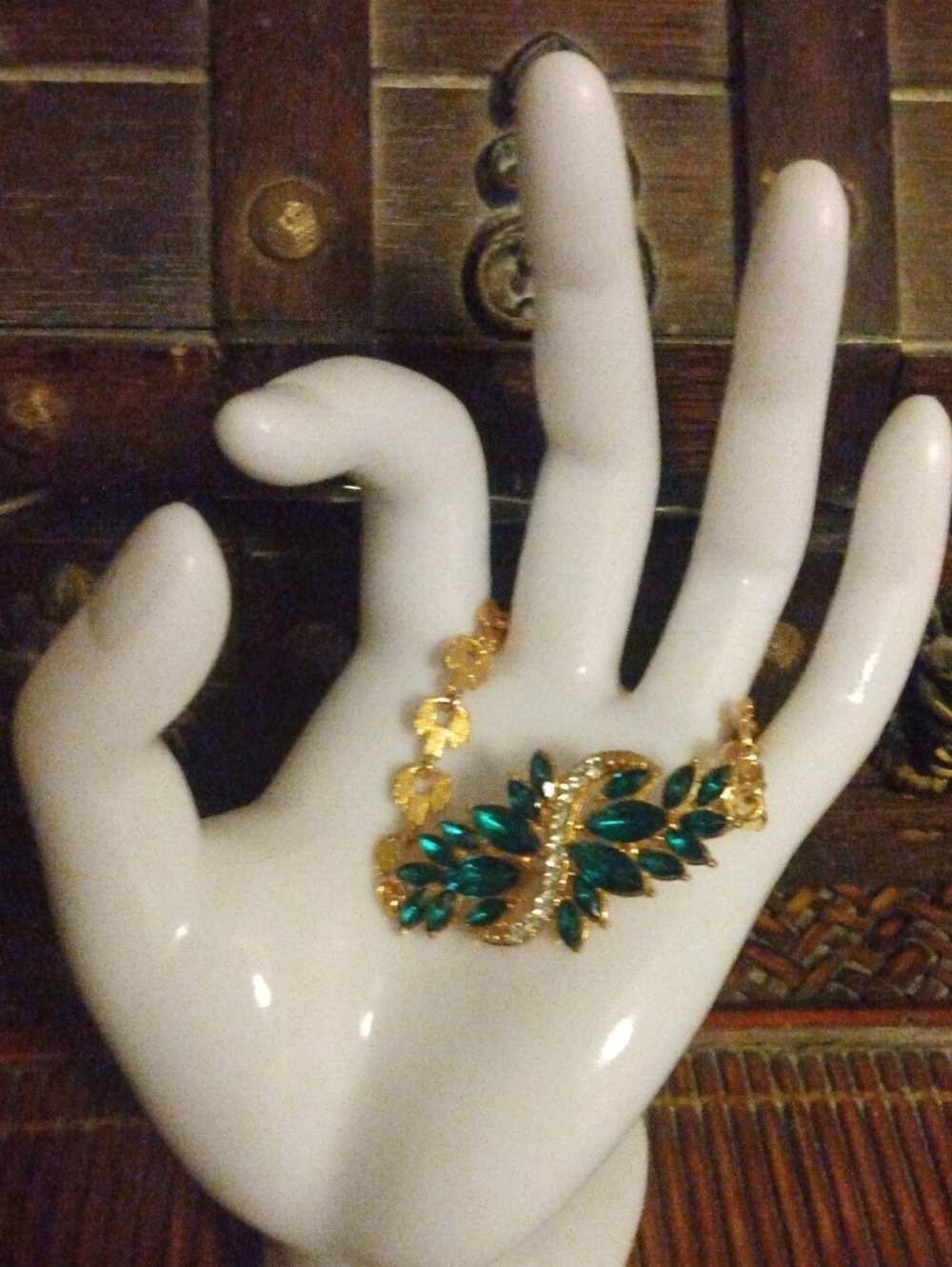 Gold Tone  & Green Jeweled Bracelet Like New uze 7